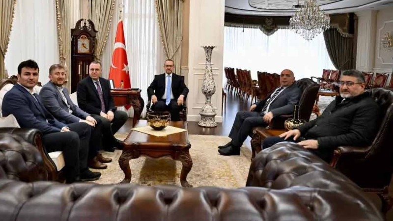 GEBZE'NİN YÜKSELEN DEĞERİ GETİP ONLARA YARDIM ELİNİ UZATTI